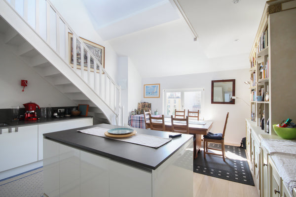 The flat is ideally located near the EU institutions, 1 minute from DG Education Brussels, Belgium Cosy, calm room near EU Institutions, own shower Private room in loft vacation rental 20487812