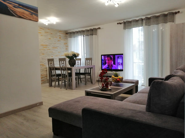 Ce logement paisible offre un séjour détente pour toute la famille.<br />2 pièce  Appartement60m2 en résidence avec parking gratuit Entire condo vacation rental 580494741147397114