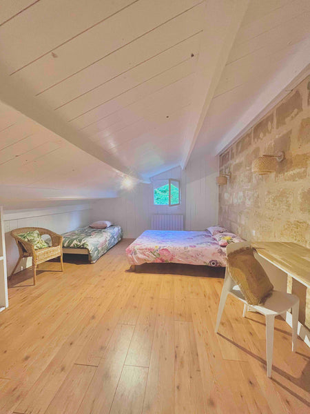 Renovated independent housing in stone and wood with independent entrance, all f Pessac, France Logement rénové à Pessac centre proche Bordeaux Entire rental unit vacation rental 54223452