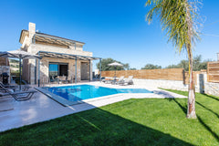 With timeless elegance and assured comfort offered in equal measure, this luxury Greece Vera Natura Villa II, untouched allure! Entire villa vacation rental 43031343