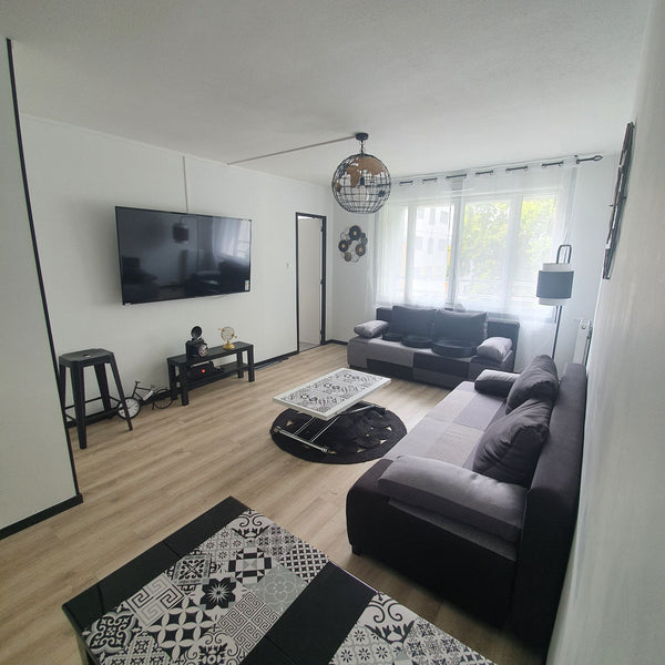 L'appartement mesure 64m2 et dispose de 3 chambres. <br />Il est situé dans une   Appartement jusqu'à 8 pers à Mérignac (Bordeaux) Entire condo vacation rental 650791291576075409