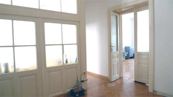 nice bright 18 sqm room to rent in 90 sqm white painted flat with three rooms, o Vienna, Austria centrally located room in artists flat Private room in rental unit vacation rental 19670928