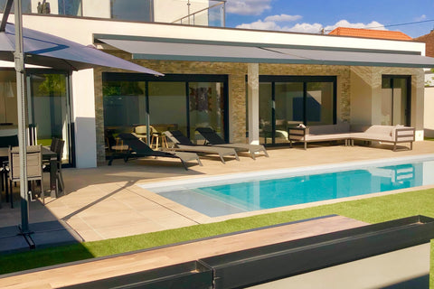 Laissez-vous séduire par cette magnifique villa contemporaine situé à deux pas d  Magnifique villa contemporaine avec piscine. Entire villa vacation rental 613726006683062377