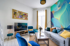 This beautiful and bright apartment is ideally located close to the Saint-Jean t  Bordeaux : superb apartment near St-Jean station Entire rental unit vacation rental 712142643233077387