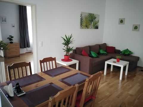 10 minute to city center - tram<br />30 minute to the airport - train<br />bedro Vienna, Austria New and clean apartment near city center Entire rental unit vacation rental 40196284