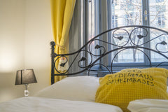 Ein schönes und modernes Zimmer mitten auf der berühmten Mariahilferstraße im Ze  Shopping Paradise w/ City View Mariahilferstr. Entire rental unit vacation rental 52812247