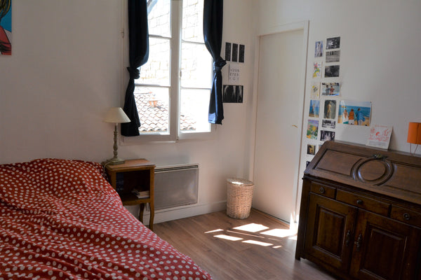 Quiet apartment in the city center,<br />Apartment on the 3rd floor (without ele Bordeaux, France bright bedroom with private bathroom, Saint-Michel Private room in rental unit vacation rental 44099792