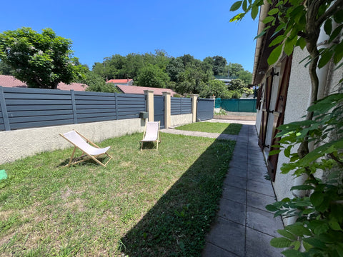 Maison non mitoyenne située dans un quartier résidentiel du bas Cenon, à 200 mèt  Maison lumineuse avec parking privé à 200m du tram Entire home vacation rental 650766826834476596