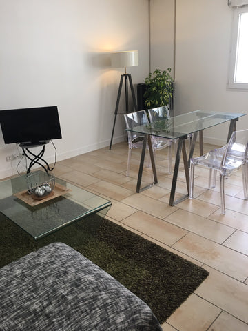 Appartement lumineux, pratique et spacieux, dans un quartier calme. Place de par Lesparre-Médoc, France Appartement spacieux et calme Entire rental unit vacation rental 35470056