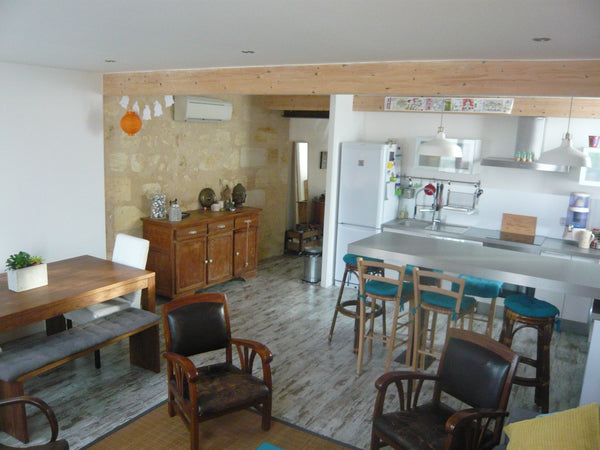 Ambiance zen et paisible. Ce logement est au calme prés du tramway ligne A avec  Bordeaux, France Maison de ville Bordeaux Bastide avec 3 chambres Entire townhouse vacation rental 16225069