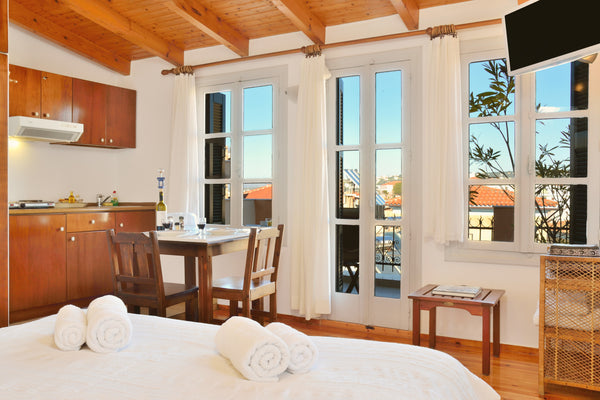 The studio is located in a quiet and picturesque street of the old harbour of Ch Chania, Greece Silde studio top floor Entire rental unit vacation rental 18288716