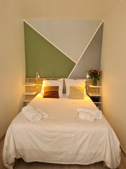 Right in the center of Bordeaux, I offer a beautiful, sunny and confortable apar Hendaye, France Studio Bordeaux Hyper Centre Entire rental unit vacation rental 19093665