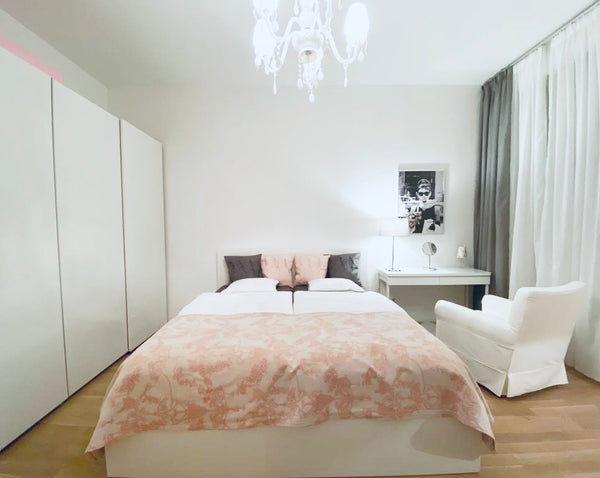 This beautiful, newly renovated, and completely furnished apartment of 67 square Vienna, Austria Viennese lifestyle apartment in a perfect location Entire rental unit vacation rental 40205507