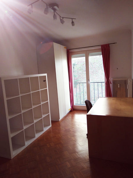 nettes Zimmer für 1 Person in bester, sicherer Sieveringer Weingartengegend<br /  Ruhiges Zimmer mit 2 Betten Gemeinschaftsbad Private room in condo vacation rental 52963309