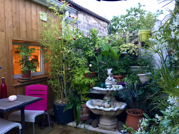 Nous sommes en pleine ville très proche du centre de Bordeaux.<br />C'est 1 loge Talence, France Chalet cosy en pleine ville Entire guesthouse vacation rental 19210670