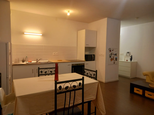 Venez découvrir Pessac en séjournant dans ce bel appartement lumineux. Il est si Hamburg, Germany Pessac: superbe appartement en résidence Entire condo vacation rental 25094821