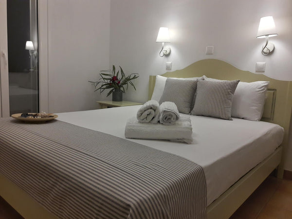 Our family runs two summer houses for apartment rental in Aliki. All apartments  London, United Kingdom Stavento West-Double bedroom flat 2 with sea view Entire rental unit vacation rental 17361268