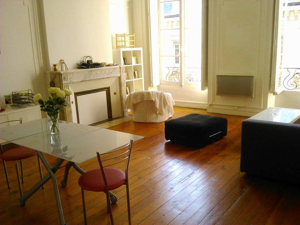 Appart de 56 m2, 2 pièces, hauts plafond, spacieux et accueillant.<br />Chambre  Bordeaux, France Appartement idéal pour Vinexpo Entire rental unit vacation rental 5638100