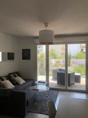 L'appartement est entièrement neuf situé a proximité de la cité du vin.  La pisc Bordeaux, France Appartement centre ville - Bordeaux avec terrasse Entire condo vacation rental 38056435