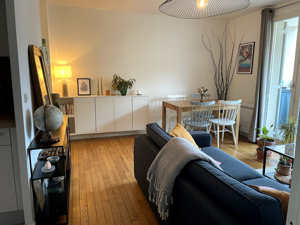 Discover Bordeaux by staying in this peaceful and central accommodation.<br />Co Bordeaux, France Nice and bright apartment with terrace Entire condo vacation rental 552569553464539584