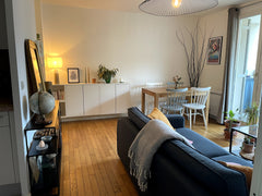 Discover Bordeaux by staying in this peaceful and central accommodation.<br />Co Bordeaux, France Nice and bright apartment with terrace Entire condo vacation rental 552569553464539584