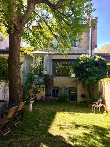 Maison bourgeoise rénovée de 200m², lumineuse, entièrement meublée et équipée.<b Bordeaux, France Maison de charme de 200m2 proche du centre ville Entire home vacation rental 30466639