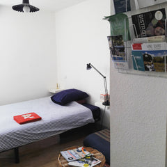 Localisation idéale dans appartement cozy situé au pied d'un arrêt de tram. Dist Bordeaux, France Chambre privée/centre-ville/Piscine Private room in condo vacation rental 16689464