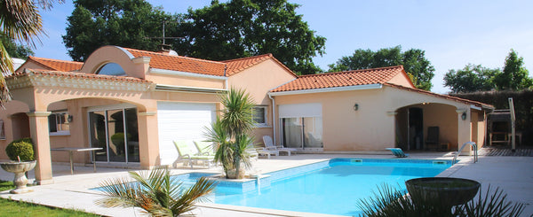 Grande villa avec piscine-billard 15min Bordeaux Entire home vacation rental 19744233