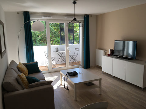 TOUTES DISPONIBILITÉS  <br />me contacter<br /><br />Ambiance cozy pour cet appa Bordeaux, France Talence : Appt neuf 10’ Bordeaux Entire rental unit vacation rental 27729121