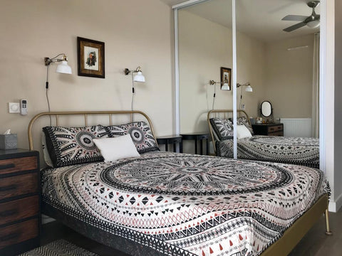 Quartier Chartrons, à deux pas du tram. Résidence calme, aménagée en 2019. Deux  Bordeaux, France Chambre dans résidence aux Chartrons Private room in condo vacation rental 31562465