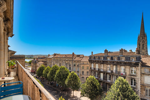Situated on the 4th floor of a stone building built in 1894, this superb and spa Bordeaux, France LE VICTOR - 2 Bedrooms in Bordeaux Downtown Entire rental unit vacation rental 44351949