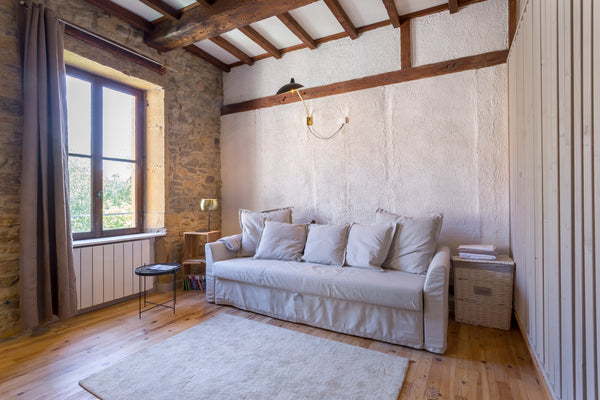 Vous allez apprécier le charme de cet appartement lumineux et au calme, décoré a Denicé, France Loft de charme sur les hauteurs du vieux Lyon Entire loft vacation rental 19513270