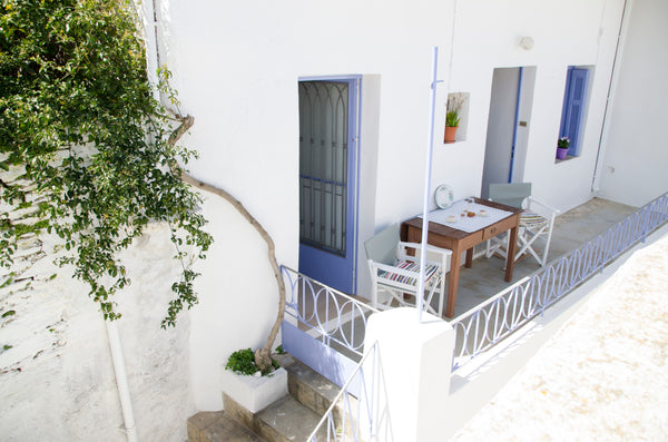 Traditional maisonette restored to offer accommodation for up to 4 guests in the Egeo, Greece Το σπίτι με το γιασεμί/ The jasmine house Entire home vacation rental 18338354