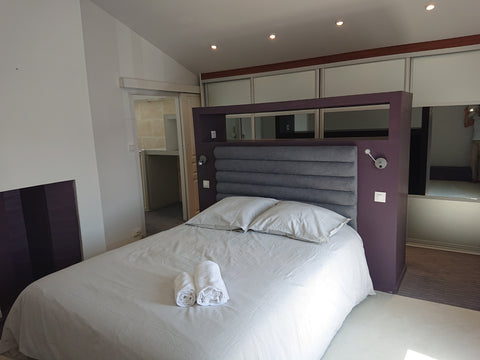 Chambre confortable au premier étage d'une maison de 130 m2 (R+1), dans le quart Bordeaux, France Chambre privée dans colocation BORDEAUX PELLEGRIN Private room in townhouse vacation rental 51617733