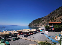 Relax after a long walk at Samaria gorge, at this peaceful  place to stay.<br />  Lovely apartment in Agia Roumeli, Zorbas studios Entire rental unit vacation rental 50667864
