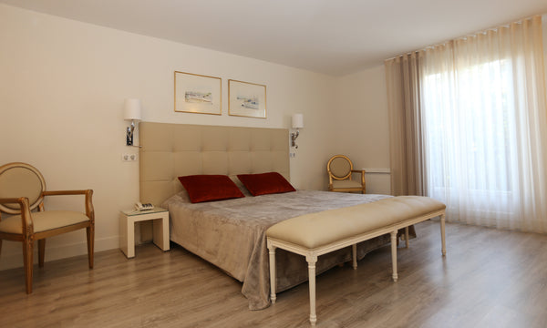 A family business since 1970<br /><br />Delight in the quality of the services i Blanquefort, France Superior Bedroom, Les Criquets Room in boutique hotel vacation rental 42754478