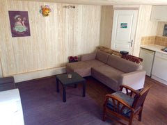 Practical 2 bedrooms house located in the center of Bordeaux.<br />Calm and plea Rueil-Malmaison, France ★ Charming house - Center of Bordeaux Entire townhouse vacation rental 25440187