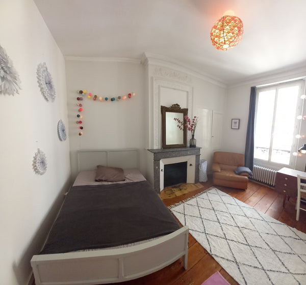 Mon appartement est proche de  concept store, cafés, salons de thé, restaurants, Bordeaux, France Votre chambre au coeur des chartrons Private room in rental unit vacation rental 17698994