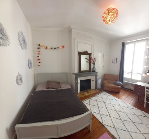 Mon appartement est proche de  concept store, cafés, salons de thé, restaurants, Bordeaux, France Votre chambre au coeur des chartrons Private room in rental unit vacation rental 17698994