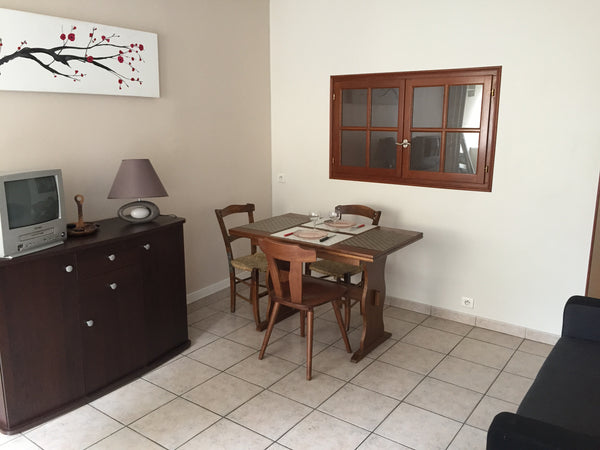 We speak english/spanish- <br /><br />Idéal étudiant ou jeune couple. Proche de  Lormont, France Appartement 40m2 pour 2 pers Entire rental unit vacation rental 6789009