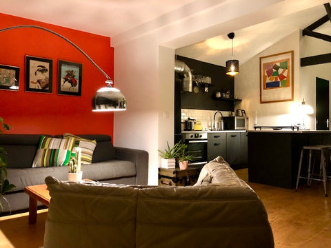 Nous vous accueillons à Bordeaux, près du port intérieur, à deux pas du quartier Bordeaux, France Maison confortable, branchée et colorée, de 70m2. Entire home vacation rental 51124558