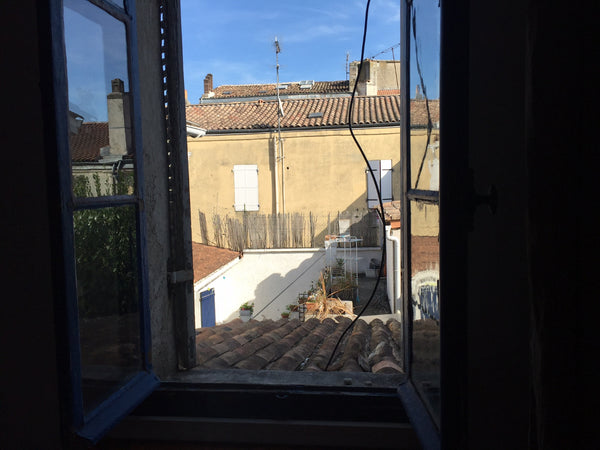 IMPORTANT : Ce  studio est proposé à la location à l'année. Le prix du loyer est  Studette à Bordeaux à 1 mn de la Gare et près quai Entire rental unit vacation rental 31040869
