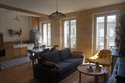 Charmant appartement bordelais, très lumineux, situé à 10min à pied de la place  Bordeaux, France Charmant appartement Bordelais Entire rental unit vacation rental 27502261