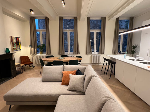 Dit ruime appartement van 120m2 bevindt zich in hartje Gent, recht tegenover het Ghent, Belgium Spacious luxury apartment with Castle view! Entire vacation home vacation rental 53567829