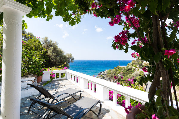 Enjoy your holidays in a cosy small villa just a few steps from the nearby wind- Rethimnon, Greece Fotinari Mare Villa Entire cottage vacation rental 26223685