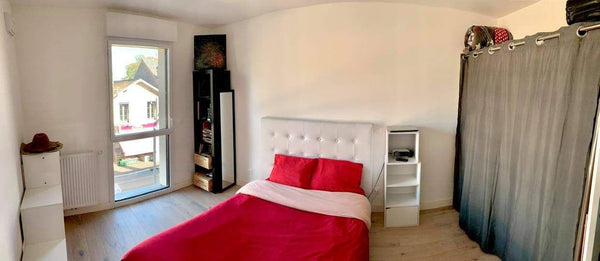 L'appartement se situe en bas de l'arrêt du tram D Calypso et à 4 arrêts de Quin Pau, France Appartement neuf et cosy a côté du tram Entire condo vacation rental 46572421