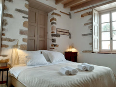 En Patmo holiday home is centrally located next to St. Ioannis church and a few  Greece En Patmo holiday home Entire rental unit vacation rental 13135655