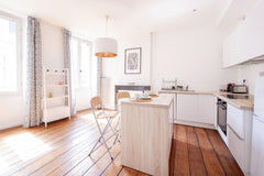 In the heart of the historic centre of Bordeaux, between the Saint-Paul and Sain Bordeaux, France - AUSONE - Bordeaux Centre Historique Entire rental unit vacation rental 620225195314945324