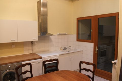 Well located and full of light, this one bedroom apartment is located in the hea Paris, France ★ Very well located apartment - Bordeaux Entire rental unit vacation rental 23282354