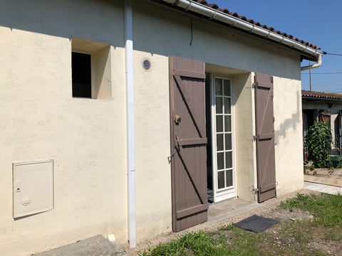 Studio indépendant avec jardin privatif situé dans un quartier calme, proches co Pessac, France Studio avec jardinet privatif Tiny home vacation rental 48120857